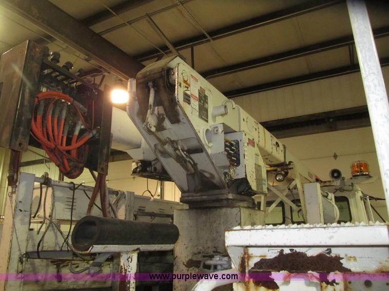 image for item G9897 2003 Terex Hi Ranger SC45 truck boom