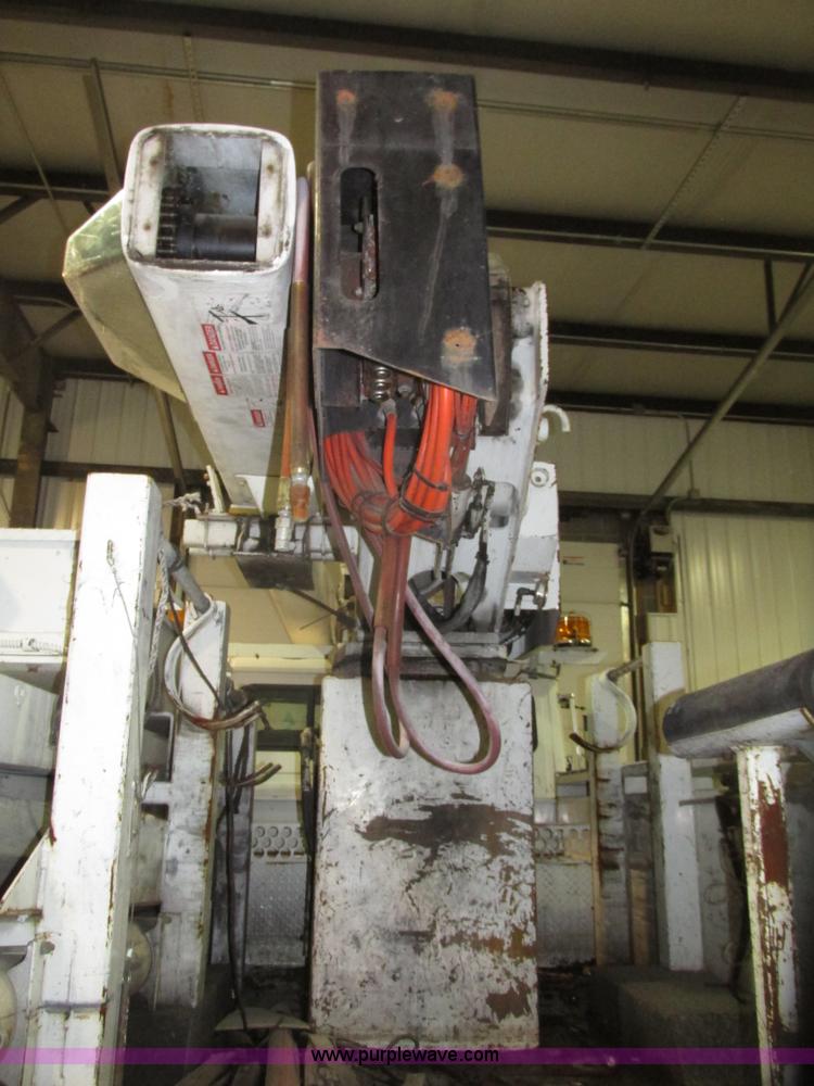 image for item G9897 2003 Terex Hi Ranger SC45 truck boom