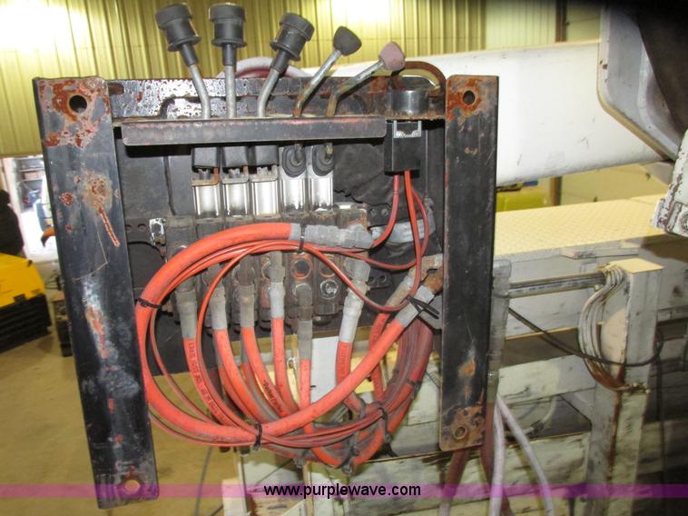 image for item G9897 2003 Terex Hi Ranger SC45 truck boom