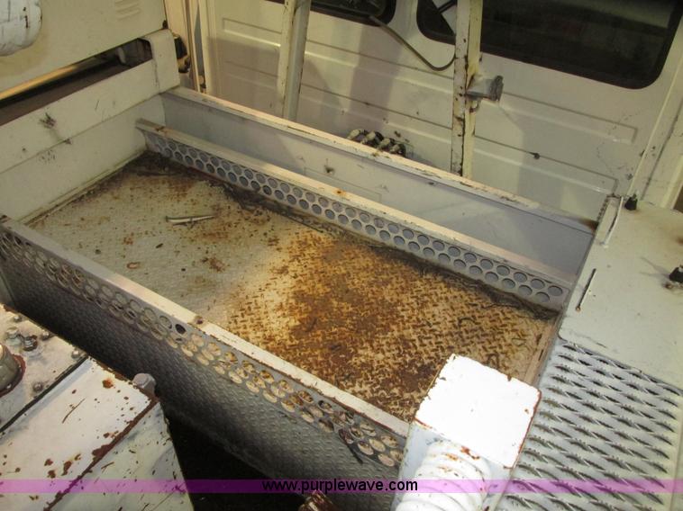 image for item G9897 2003 Terex Hi Ranger SC45 truck boom