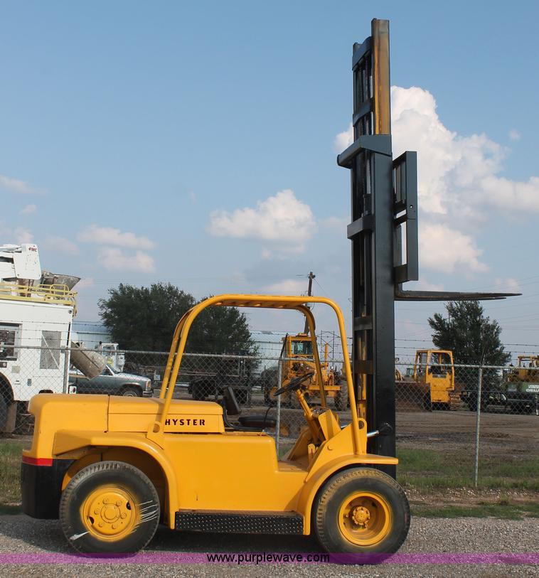 image for item H1710 Hyster rough terrain forklift