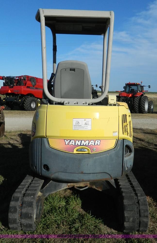 image for item H2346 2006 Yanmar V1020-3 mini excavator