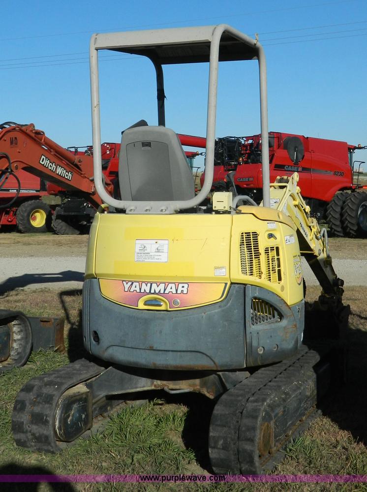 image for item H2346 2006 Yanmar V1020-3 mini excavator