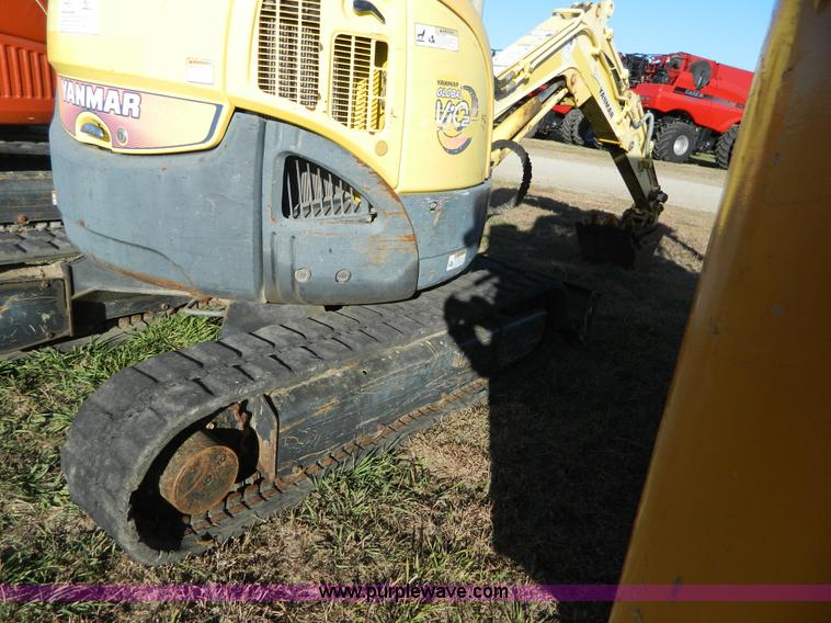 image for item H2346 2006 Yanmar V1020-3 mini excavator