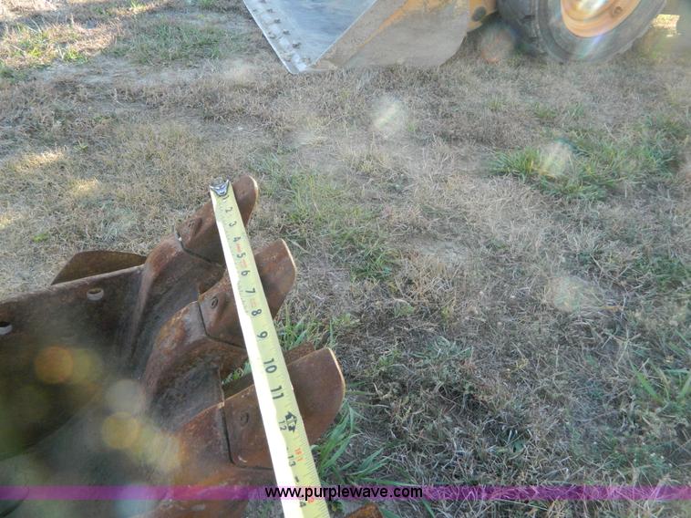 image for item H2346 2006 Yanmar V1020-3 mini excavator