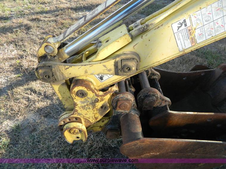 image for item H2346 2006 Yanmar V1020-3 mini excavator