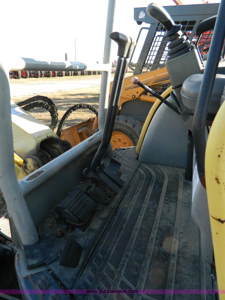 image for item H2346 2006 Yanmar V1020-3 mini excavator