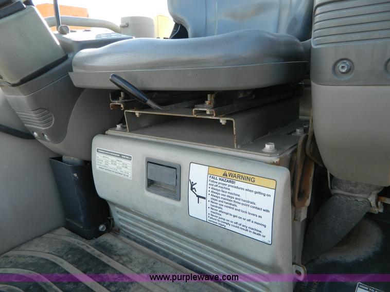 image for item H2346 2006 Yanmar V1020-3 mini excavator