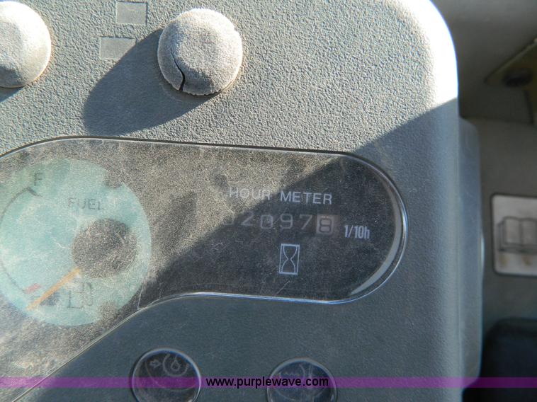 image for item H2346 2006 Yanmar V1020-3 mini excavator