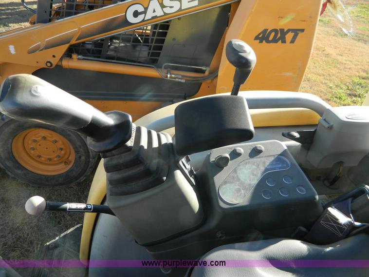 image for item H2346 2006 Yanmar V1020-3 mini excavator