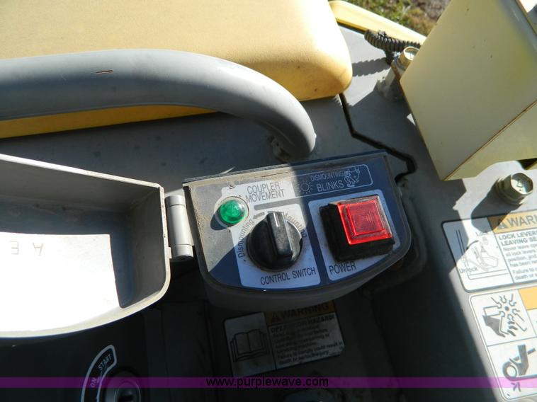 image for item H2346 2006 Yanmar V1020-3 mini excavator