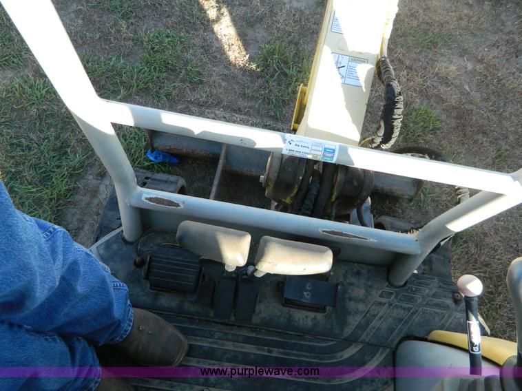 image for item H2346 2006 Yanmar V1020-3 mini excavator