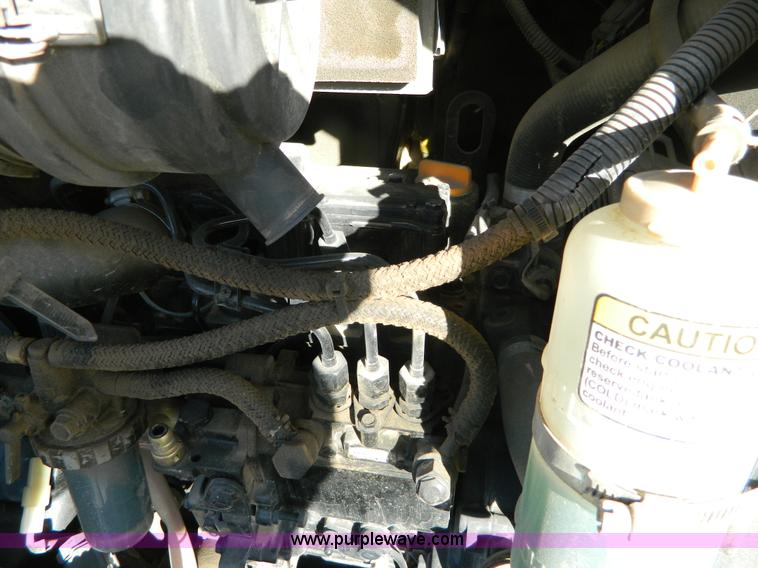 image for item H2346 2006 Yanmar V1020-3 mini excavator