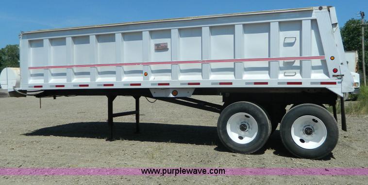 image for item H2437 1998 Travis T-102/27 end dump trailer