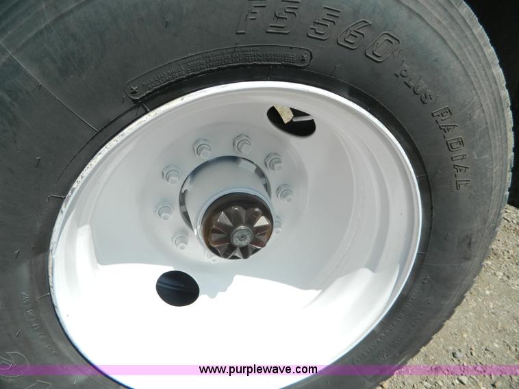 image for item H2437 1998 Travis T-102/27 end dump trailer