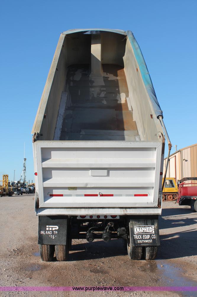 image for item H2437 1998 Travis T-102/27 end dump trailer