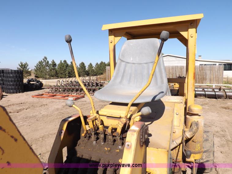 image for item H9010 Vermeer M-70 trencher