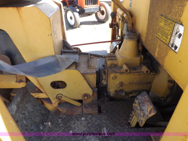 image for item H9010 Vermeer M-70 trencher