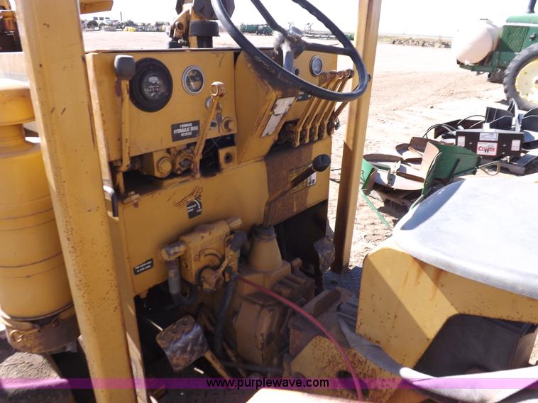 image for item H9010 Vermeer M-70 trencher