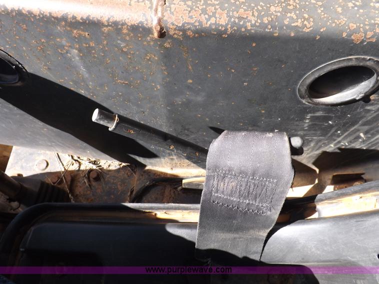 image for item H9011 1995 New Holland LX865 skid steer