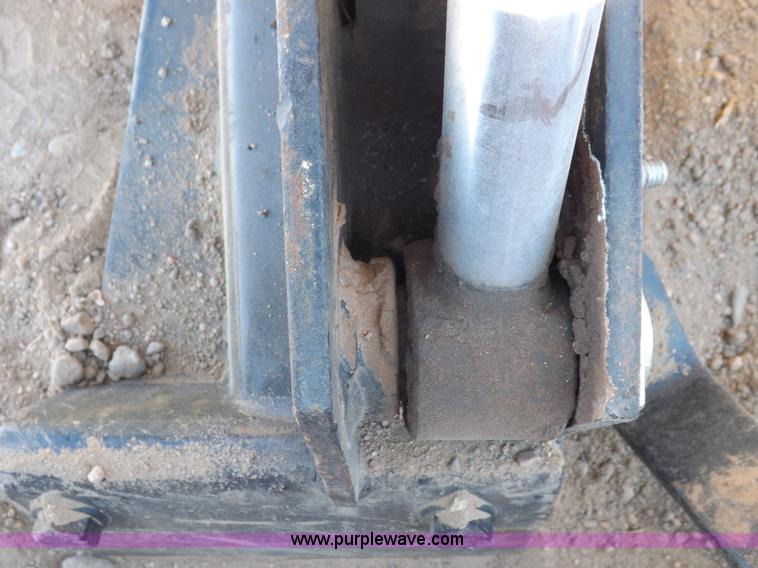 image for item H9011 1995 New Holland LX865 skid steer