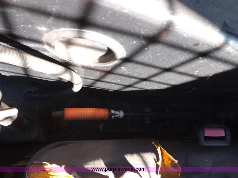 image for item H9012 1999 New Holland LX985 skid steer