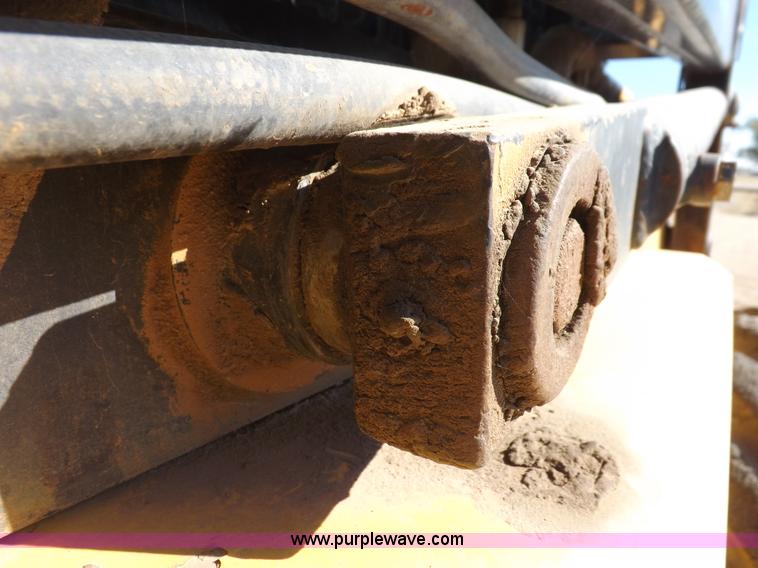 image for item H9012 1999 New Holland LX985 skid steer