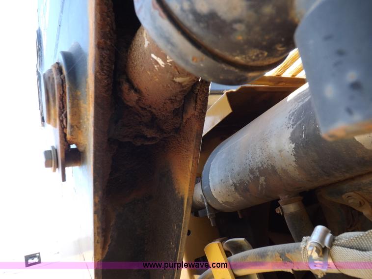 image for item H9012 1999 New Holland LX985 skid steer