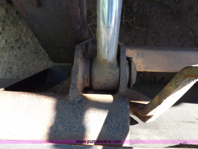 image for item H9012 1999 New Holland LX985 skid steer