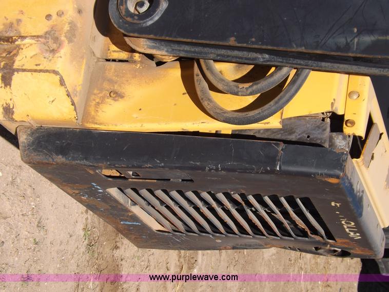 image for item H9012 1999 New Holland LX985 skid steer