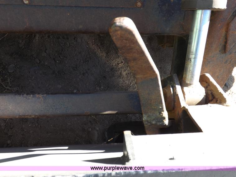 image for item H9012 1999 New Holland LX985 skid steer