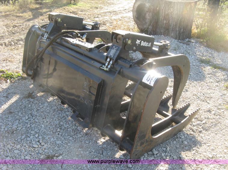 image for item H9377 2009 Bobcat root grapple bucket