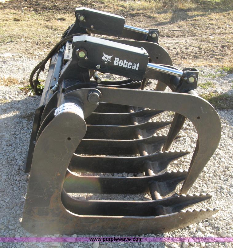 2009 Bobcat root grapple bucket in Valley Center, KS Item H9377 sold