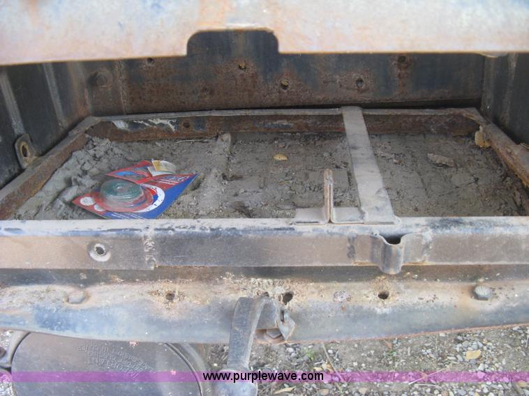 image for item H9470 1986 International S1900 water truck