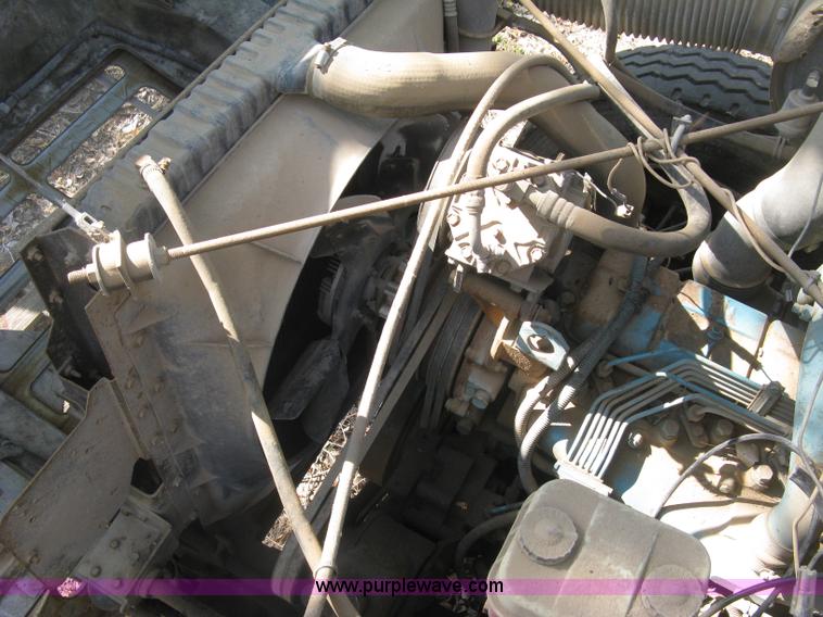 image for item H9470 1986 International S1900 water truck