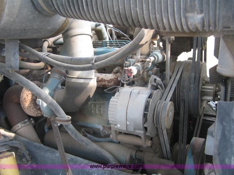 image for item H9470 1986 International S1900 water truck