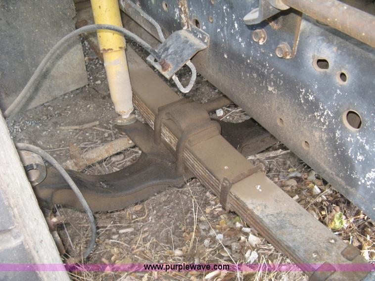 image for item H9470 1986 International S1900 water truck