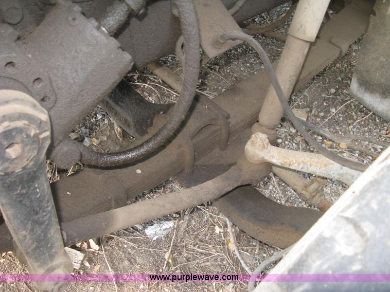 image for item H9470 1986 International S1900 water truck