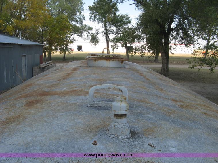 image for item H9470 1986 International S1900 water truck