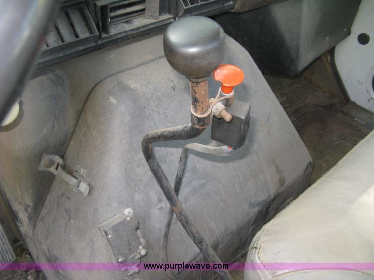 image for item H9470 1986 International S1900 water truck