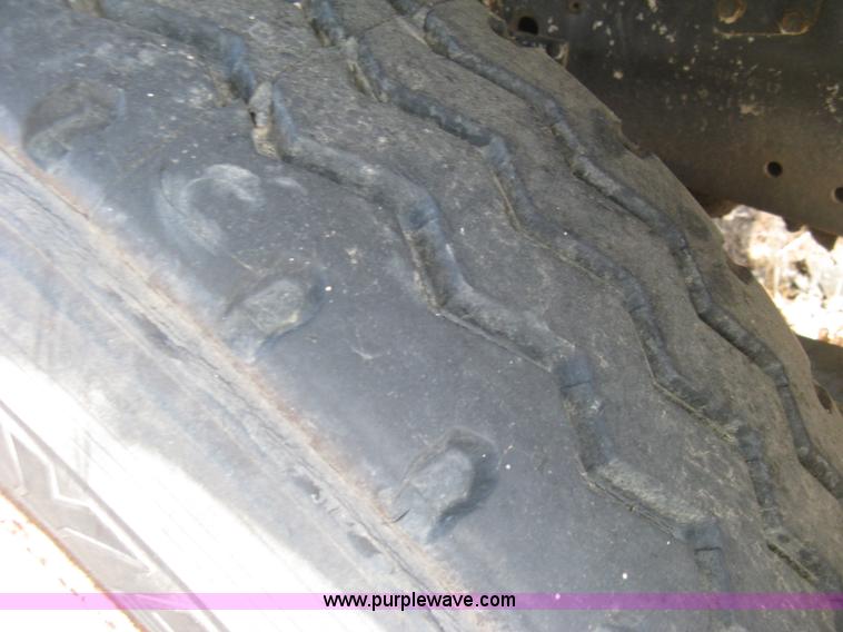 image for item H9470 1986 International S1900 water truck