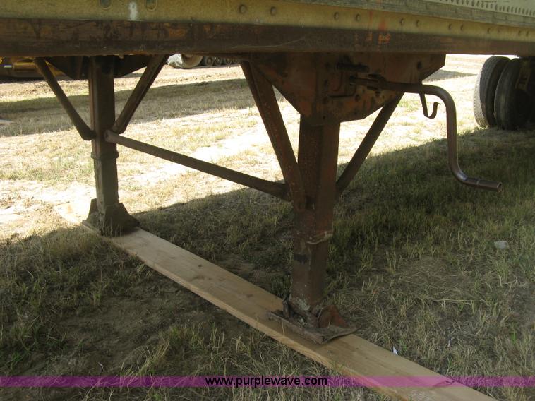 image for item H9471 1978 Dorsey dry van trailer