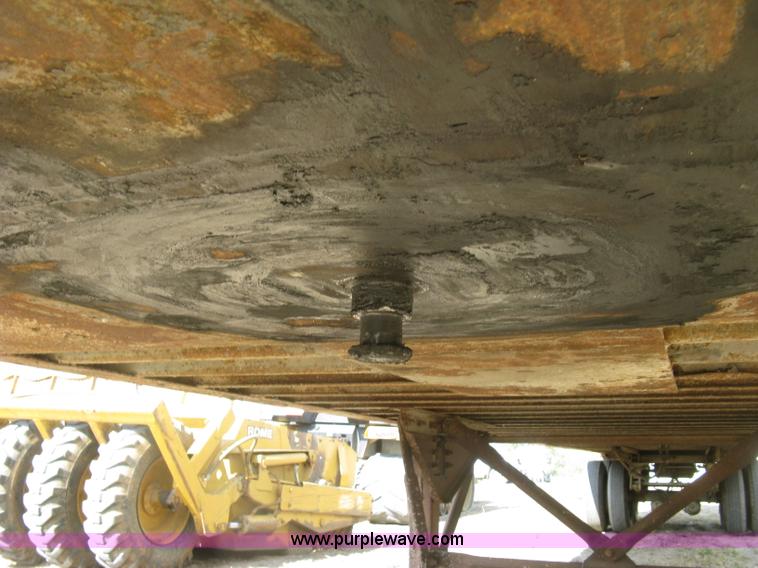 image for item H9472 1980 Budd dry van trailer