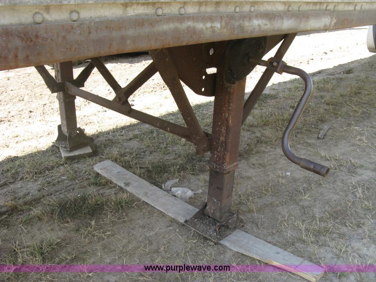 image for item H9472 1980 Budd dry van trailer