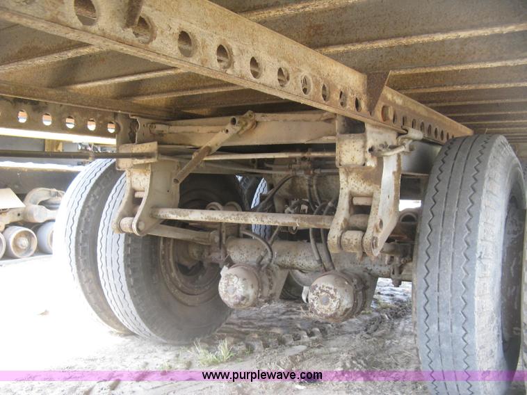 image for item H9472 1980 Budd dry van trailer