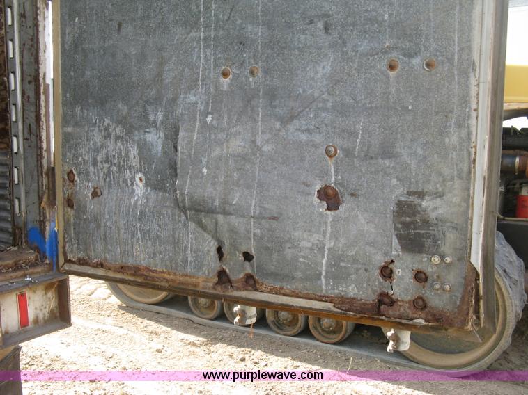 image for item H9472 1980 Budd dry van trailer