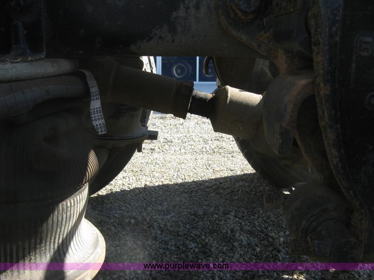 image for item H9474 1995 Ford Aeromax L9000 semi truck