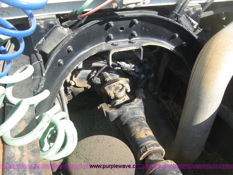 image for item H9474 1995 Ford Aeromax L9000 semi truck