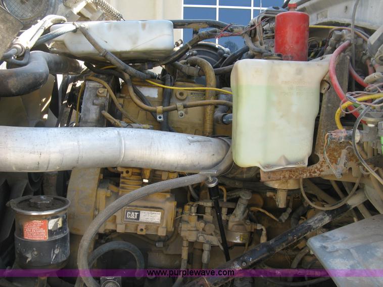 image for item H9474 1995 Ford Aeromax L9000 semi truck