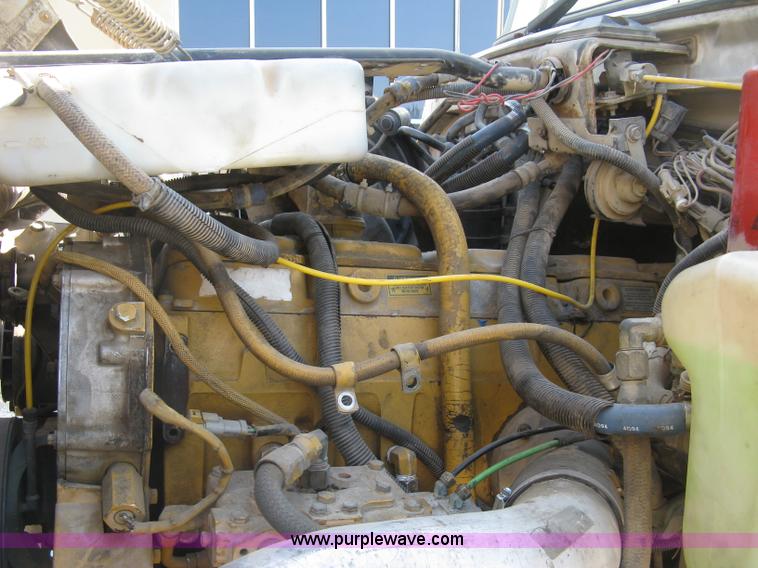 image for item H9474 1995 Ford Aeromax L9000 semi truck